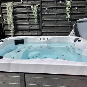 Villa Les Mimosas Spa-jacuzzi, Saint-Raphaël